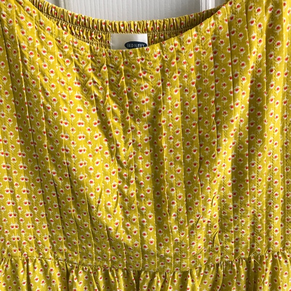 Bright Lightweight Dress - Picture 2 of 8